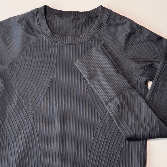 Lululemon Tops - Lululemon Rest Less Pullover Women Size 8 Black Ribbed Seamless Thumbholes Top